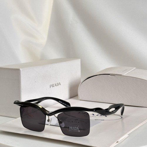 dupe prada SPRA18 Fish with sunglasses