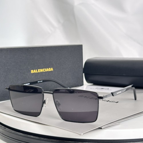 Copy balenciaga BB0295SK Fish with sunglasses