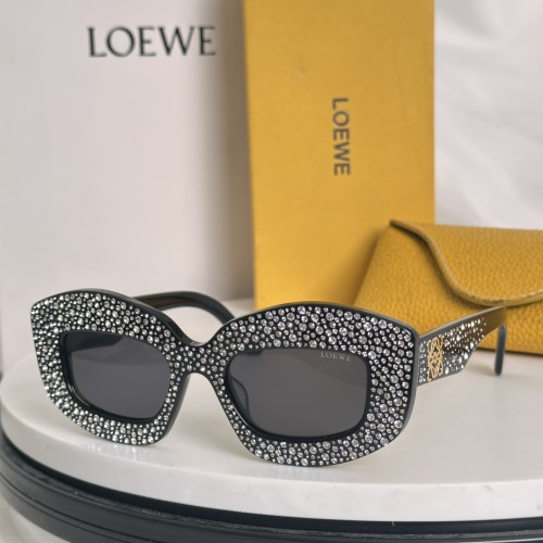 replica sunglasses dupe Loewe LW4114IS
