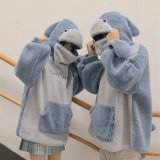 鯊魚頭帽T
