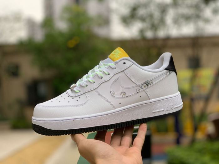 Af1小雏菊nike Air Force 1 小雏菊tpt透明勾原楦头原纸板打造最纯正空军版型cw5571 100 尺码 36 4517