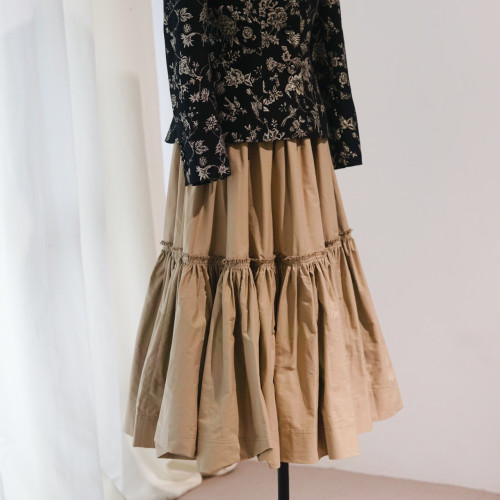 NIGO Women's Light Coffee Color Large Skirt Hem Pleated #nigo56223