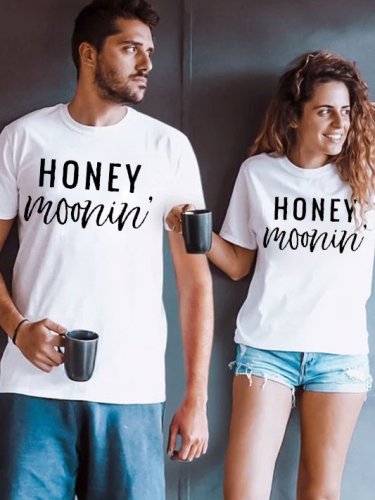 Honeymoonin' Just Married Honeymoon Vacation Couple Graphic T-Shirts