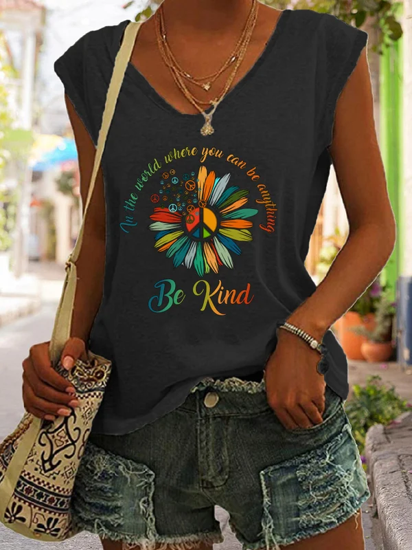 In A World Where You Can Be Anything Be Kind Print Casual Tank Top