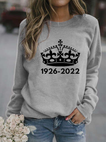Queen's Crown Graphic Cozy Women's Sweatshirt