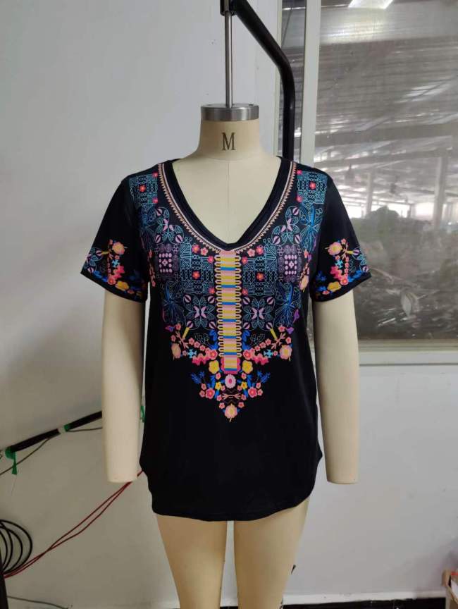 Women's Bohemian T-Shirt Floral Tribal Print Crew Neck T-Shirt