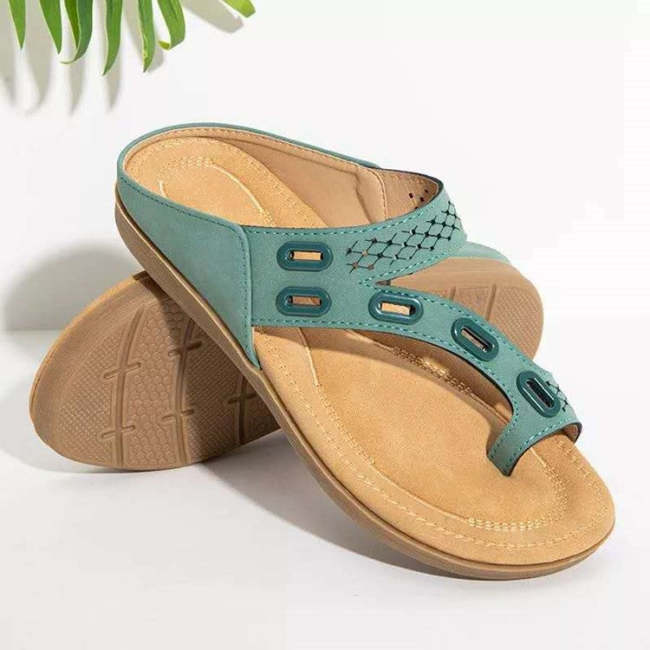 Women's Casual Sandals And Slippers With Flat Bottomed Flip Flops And Hollow Buckle Pattern