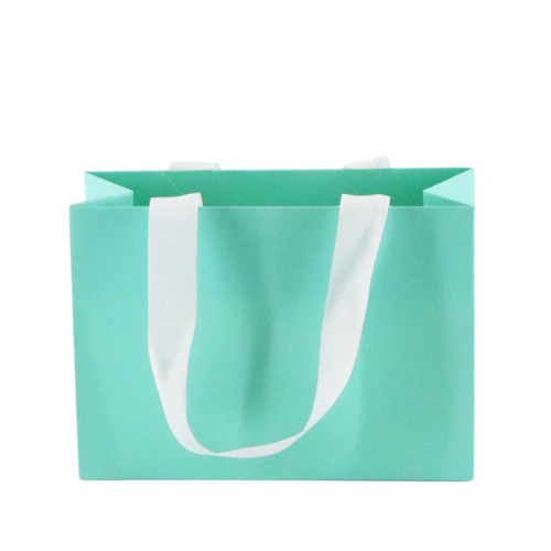 wholesales China paper bags suppliers cheap custom logo and printed shopping gift bags