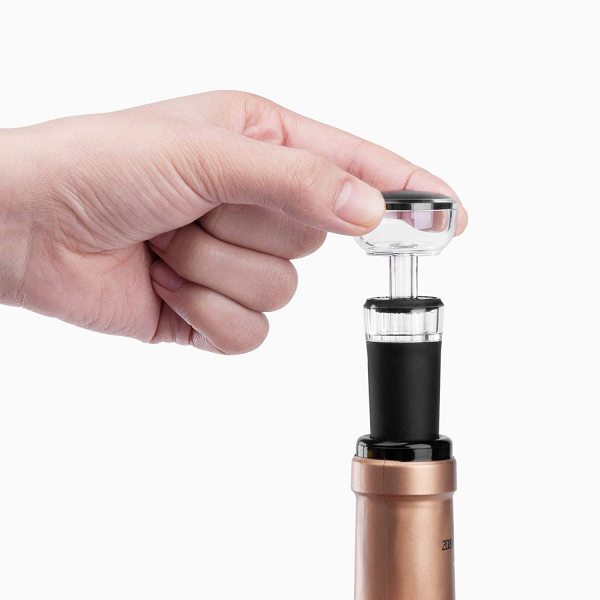 Wine Tools Reusable Wine Bottle Stoppers with Built-in Vacuum Pump Leakproof Silicone Bottle Stoppers Wine Saver Bottle