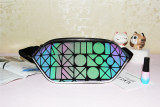 Hot Selling Holographic Fanny Pack Geometric Waist Bag for Women&Men Travelling Luminous Belt Bum Bag Iridescent Chest Bag