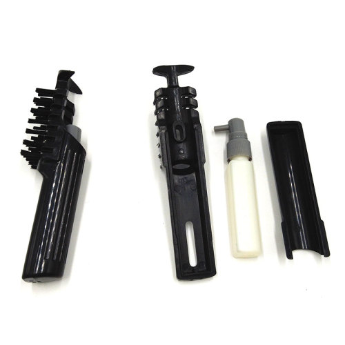 High Quality Light and Ergonomic Design 2 in 1 Golf Spray Brush