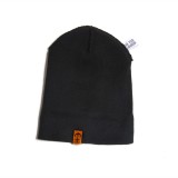 Wholesale custom winter knitted beanie with leather patch