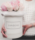 Beautiful Outside Printing Round Shape Flower Packing Box With Ribbon Handle