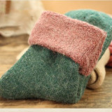 Customized Wholesale Winter Customized Wholesale Winter Towel Turning Over Soft Cashmere Fuzzy  Socks