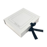 Custom Logo Printed Glossy Retail Luxurious Apparel Garments Circle Gift Package Box for Clothing