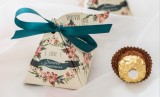 Wedding candy paper box triangle folding paper box silk ribbon paper box