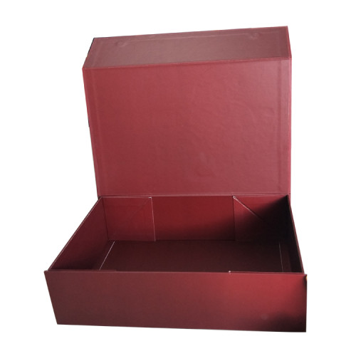 Custom Luxury  Rigid Cardboard Bespoke Paper  Magnetic Lid Gift Packaging Box for Clothes Shoes