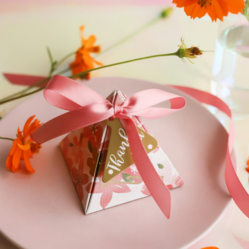 Wedding candy paper box triangle folding paper box silk ribbon paper box