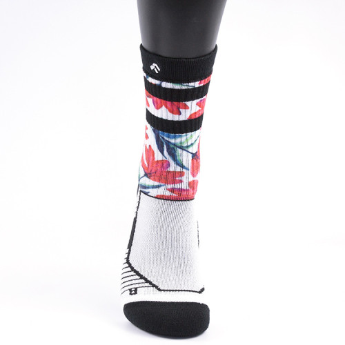 Factory wholesale casual sports socks outdoor adventure printed socks outdoor cycling printed medium tube socks