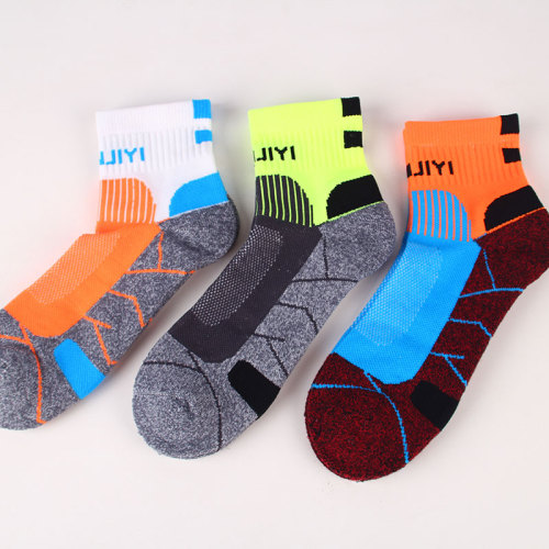 Wholesale Custom Women Sport Socks Short Sweat Absorbent Sport Socks