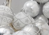 silver and white colour Christmas plastic ball ornaments