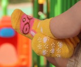wholesale  Children's socks autumn and winter 100% cotton coral thick  fleece feet non-slip floor socks baby socks