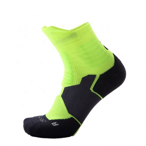 Costom Wholesale Winter Socks Fashion Cotton Men Sports Socks Custom Logo