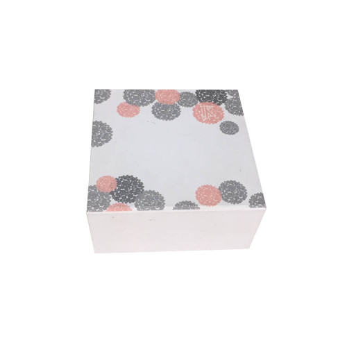Custom Logo Top Grade Brand Pink White Magnet Boxes For Scarves Packaging Gift Box Wool Scarf Packing For Autumn Winter Warm