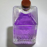 china factory customized square 750ml glass bottle with engraved ridges