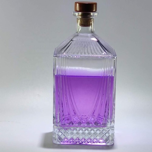 china factory customized square 750ml glass bottle with engraved ridges