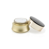 Wholesale 30 50 g empty skin care makeup facial cream glass gold jars for cosmetics with golden lid