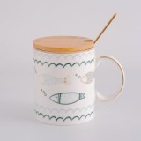 Cute Fish design Ceramic Cups Wholesale Ceramic Tea mugs with bamboo lid  for couple or  as souvenir