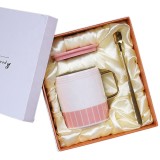 Factory Promotional Ceramic coffee mug with handle,gold spoon
