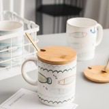 Cute Fish design Ceramic Cups Wholesale Ceramic Tea mugs with bamboo lid  for couple or  as souvenir