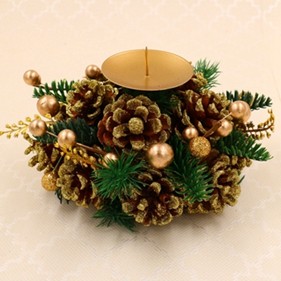 wonderful Christmas decorative pine cone candle holder