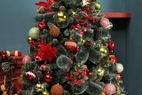 Yiwu Shuangyuan Wholesale Original Design Red Berry Christmas Tree Decorative Branches