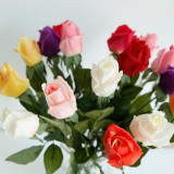 Simulated flower feel moisturizing rose bud wedding holding flower hotel home decoration artificial flower shooting props