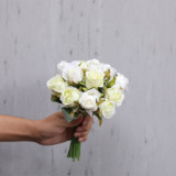 The factory wholesale silk flower household wedding holding a bouquet of roses 12 bouquet of roses