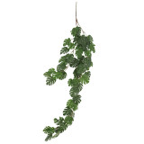 The green plant wall hangs adornment simulates the plant turtleback leaf rattan