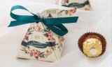 Wedding candy paper box triangle folding paper box silk ribbon paper box