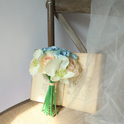 Manufacturers wholesale artificial flowers  wedding holding flowers  family decoration Phalaenopsis rose bouquet