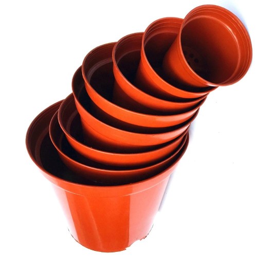 Plastic round pots for growing seedlings