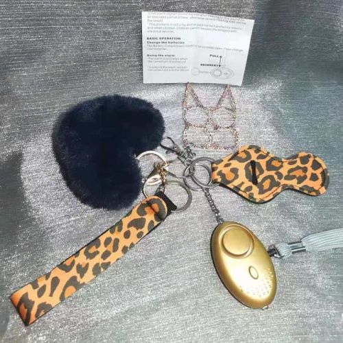 Drivworld hot sale 2021 new self-defense pepper spray high-decibel alarm with mirror plush ball with mini cat suit
