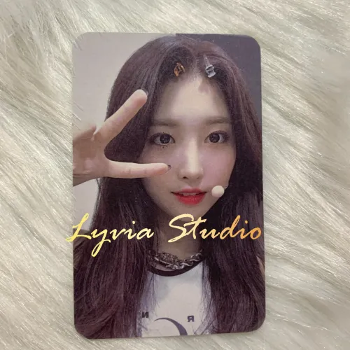 EVERGLOW Adios Broadcast Photocard