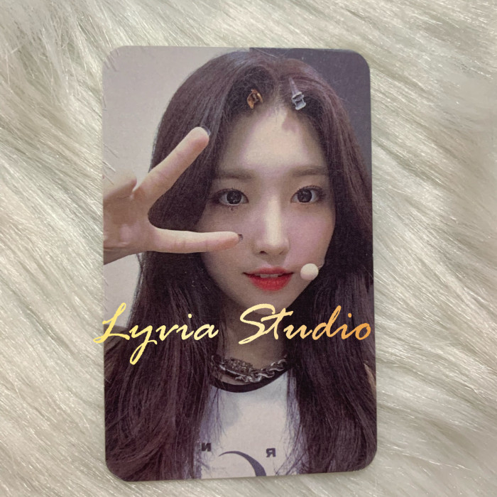 EVERGLOW Adios Broadcast Photocard