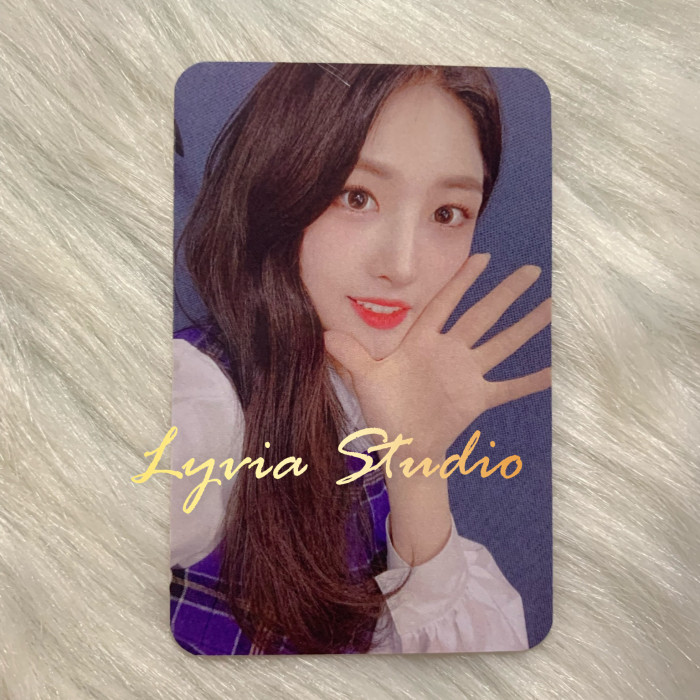 EVERGLOW Bon Bon Chocolat Broadcast Photocard