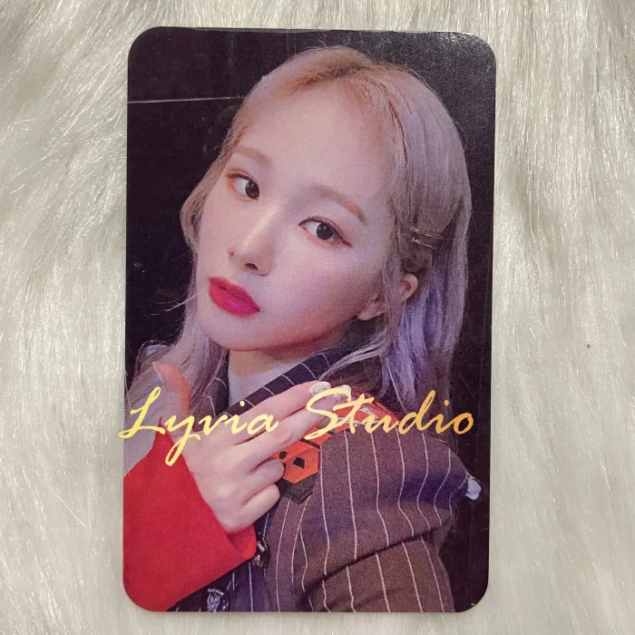 EVERGLOW Adios Broadcast Photocard