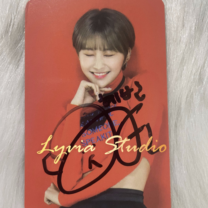 MOMOLAND Signed Album Photocards