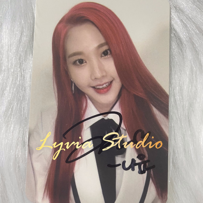 MOMOLAND Signed Album Photocards
