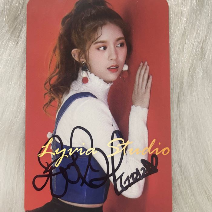 MOMOLAND Signed Album Photocards